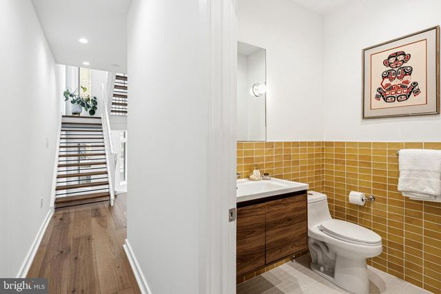 633 E THOMPSON ST, Philadelphia, PA 19125