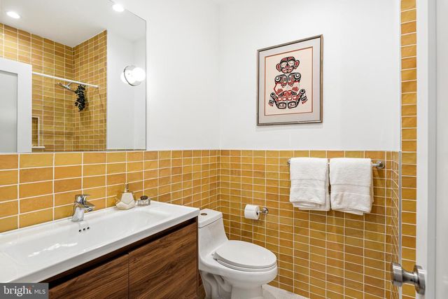 633 E THOMPSON ST, Philadelphia, PA 19125