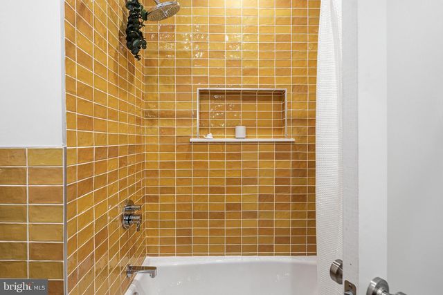 633 E THOMPSON ST, Philadelphia, PA 19125