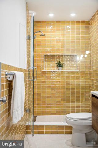 633 E THOMPSON ST, Philadelphia, PA 19125