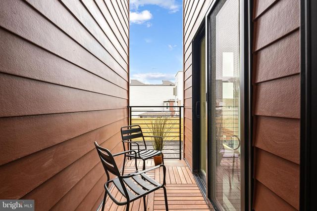 633 E THOMPSON ST, Philadelphia, PA 19125