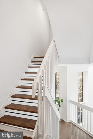 633 E THOMPSON ST, Philadelphia, PA 19125