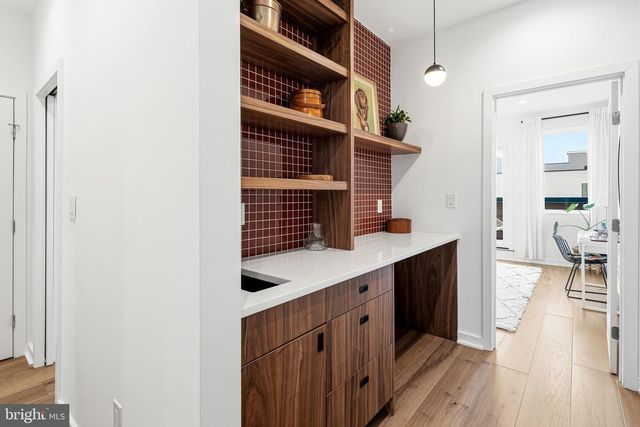 633 E THOMPSON ST, Philadelphia, PA 19125