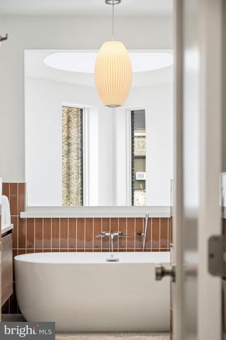 633 E THOMPSON ST, Philadelphia, PA 19125