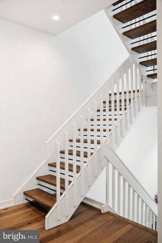 633 E THOMPSON ST, Philadelphia, PA 19125