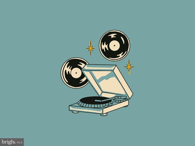 633 E THOMPSON ST, Philadelphia, PA 19125