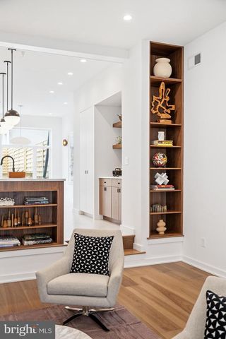 633 E THOMPSON ST, Philadelphia, PA 19125