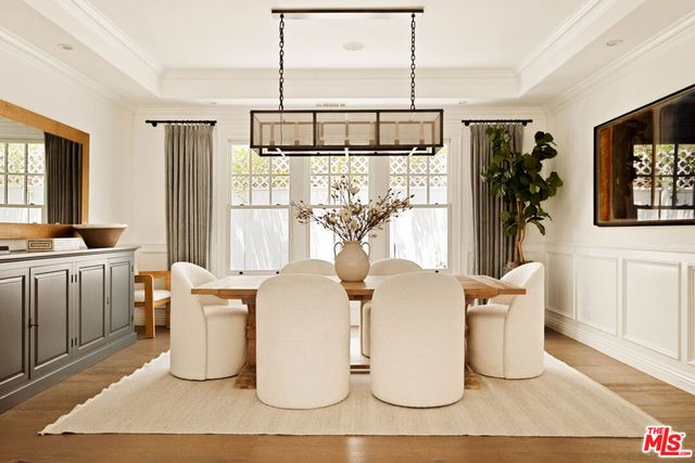 867 Wellesley Avenue, Los Angeles, CA 90049