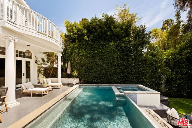 867 Wellesley Avenue, Los Angeles, CA 90049