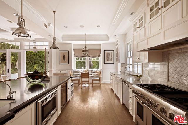 867 Wellesley Avenue, Los Angeles, CA 90049