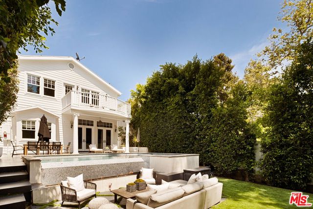 867 Wellesley Avenue, Los Angeles, CA 90049