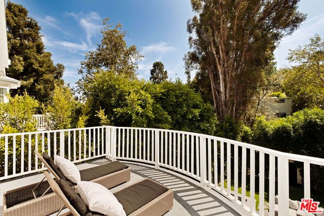 867 Wellesley Avenue, Los Angeles, CA 90049