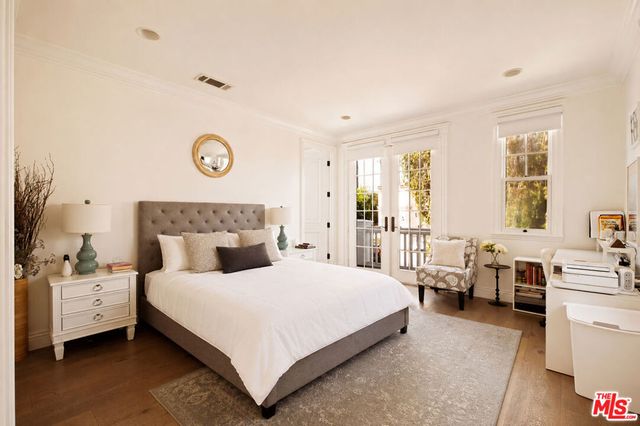 867 Wellesley Avenue, Los Angeles, CA 90049