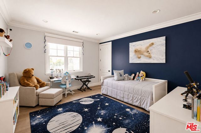 867 Wellesley Avenue, Los Angeles, CA 90049