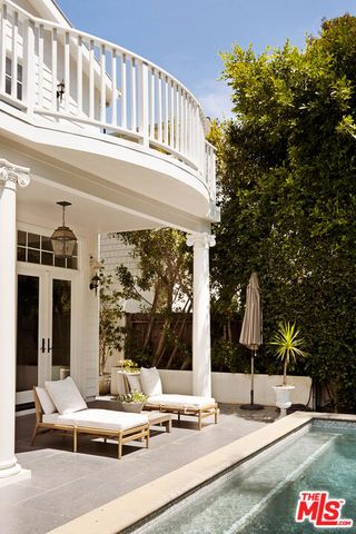 867 Wellesley Avenue, Los Angeles, CA 90049