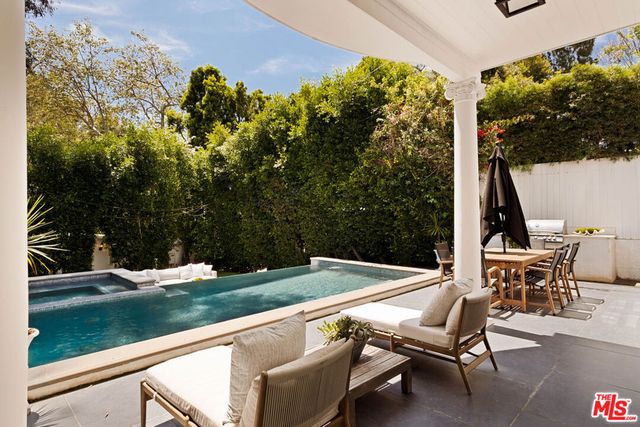 867 Wellesley Avenue, Los Angeles, CA 90049