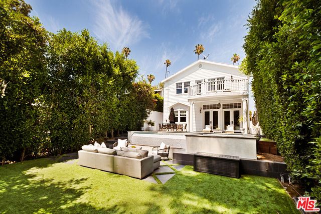 867 Wellesley Avenue, Los Angeles, CA 90049