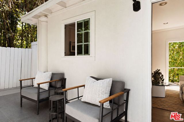 867 Wellesley Avenue, Los Angeles, CA 90049