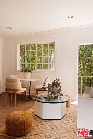 867 Wellesley Avenue, Los Angeles, CA 90049