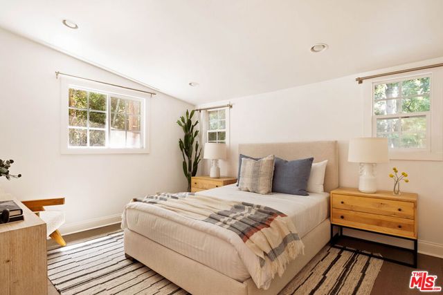 867 Wellesley Avenue, Los Angeles, CA 90049