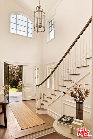 867 Wellesley Avenue, Los Angeles, CA 90049