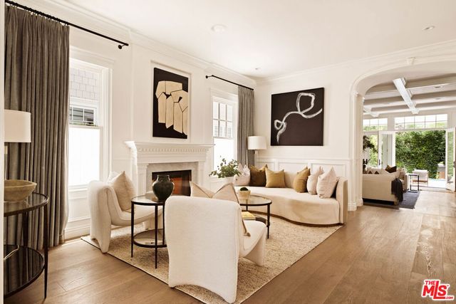 867 Wellesley Avenue, Los Angeles, CA 90049
