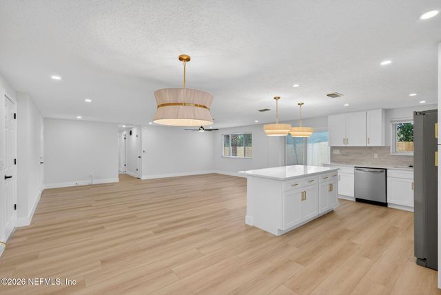 4069 HUNTINGTON FOREST Boulevard, Jacksonville, FL 32257