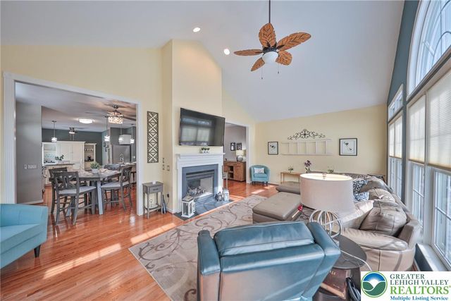 134 Glenmoor Circle South, Palmer Twp, PA 18045