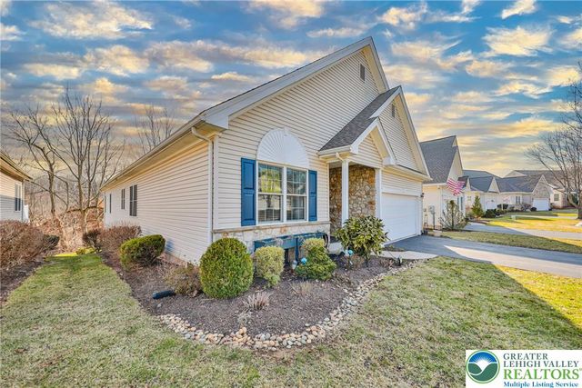 134 Glenmoor Circle South, Palmer Twp, PA 18045