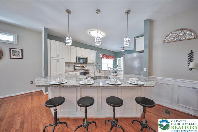 134 Glenmoor Circle South, Palmer Twp, PA 18045