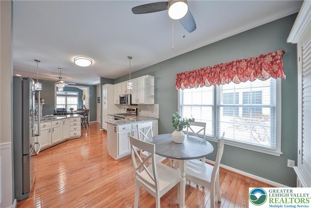 134 Glenmoor Circle South, Palmer Twp, PA 18045