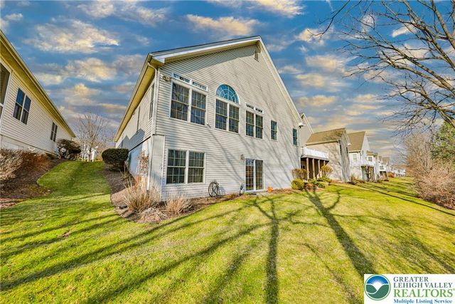 134 Glenmoor Circle South, Palmer Twp, PA 18045