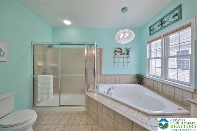 134 Glenmoor Circle South, Palmer Twp, PA 18045