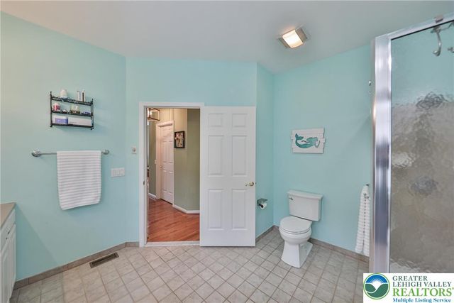 134 Glenmoor Circle South, Palmer Twp, PA 18045