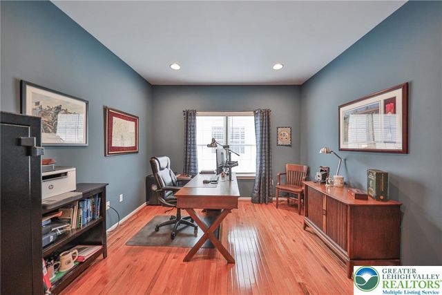 134 Glenmoor Circle South, Palmer Twp, PA 18045