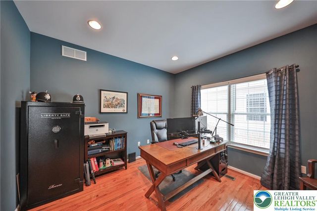 134 Glenmoor Circle South, Palmer Twp, PA 18045