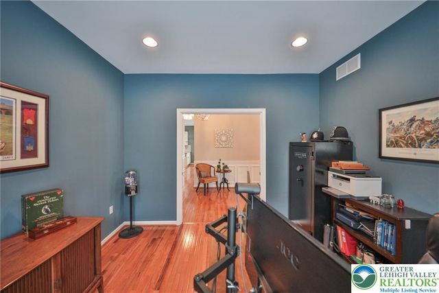 134 Glenmoor Circle South, Palmer Twp, PA 18045