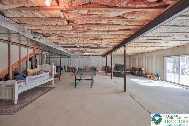 134 Glenmoor Circle South, Palmer Twp, PA 18045