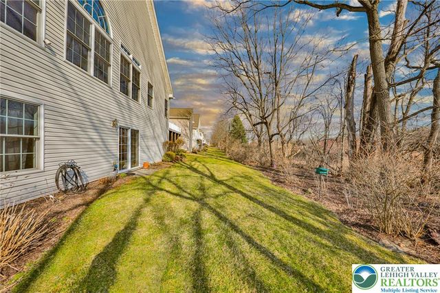 134 Glenmoor Circle South, Palmer Twp, PA 18045