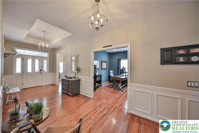 134 Glenmoor Circle South, Palmer Twp, PA 18045