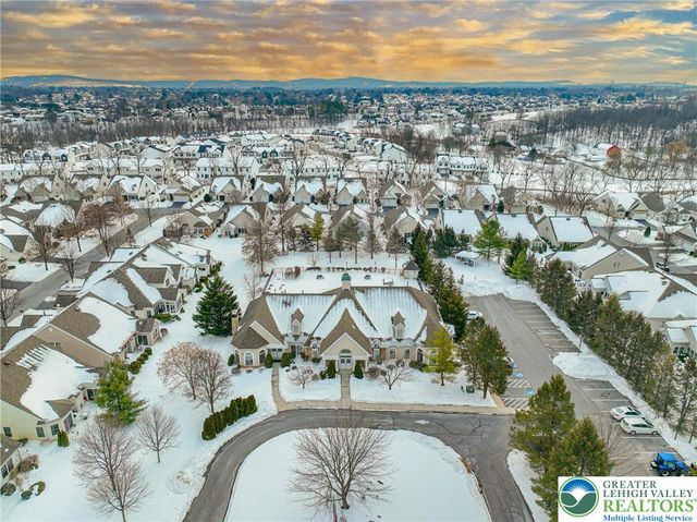 134 Glenmoor Circle South, Palmer Twp, PA 18045