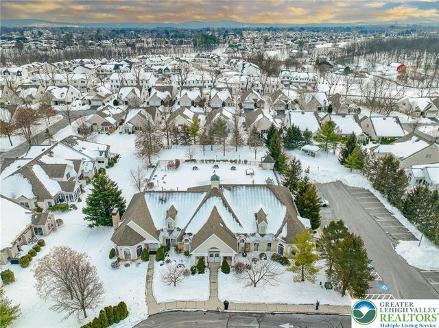 134 Glenmoor Circle South, Palmer Twp, PA 18045