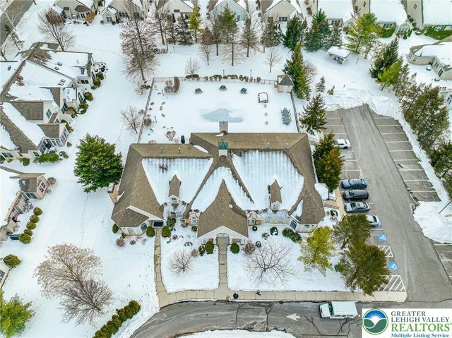 134 Glenmoor Circle South, Palmer Twp, PA 18045