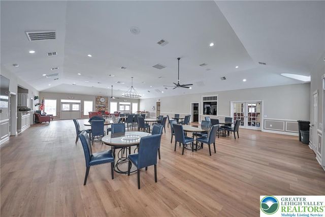 134 Glenmoor Circle South, Palmer Twp, PA 18045