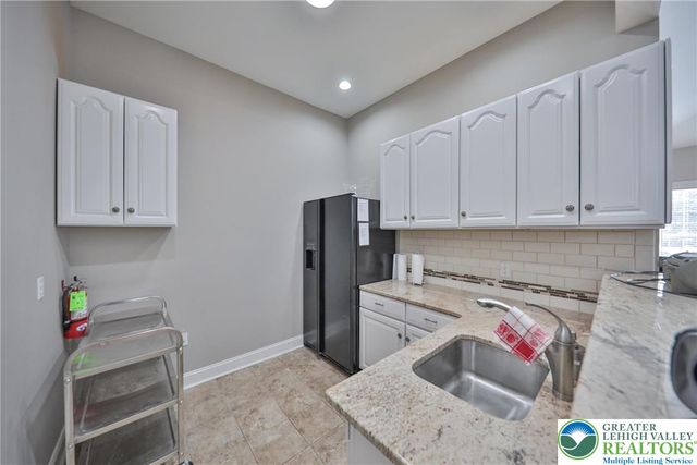 134 Glenmoor Circle South, Palmer Twp, PA 18045