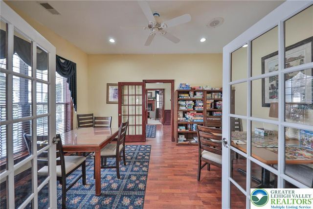 134 Glenmoor Circle South, Palmer Twp, PA 18045