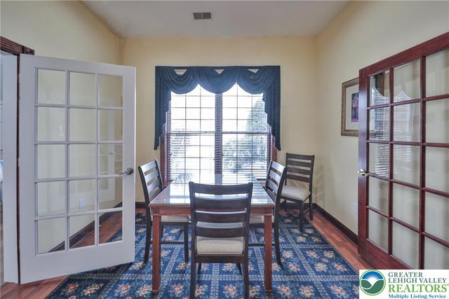 134 Glenmoor Circle South, Palmer Twp, PA 18045