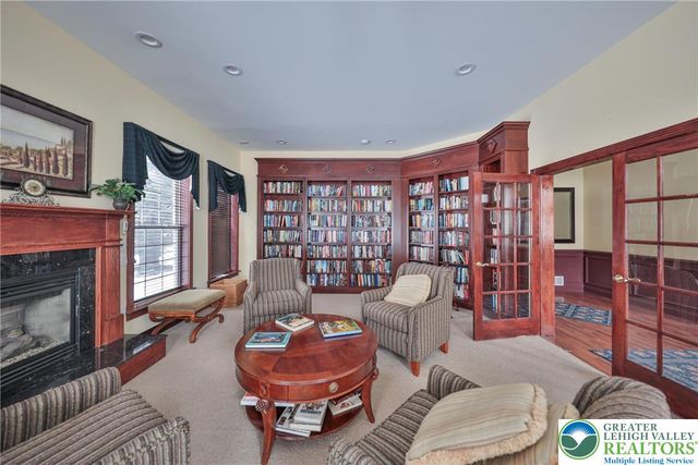 134 Glenmoor Circle South, Palmer Twp, PA 18045