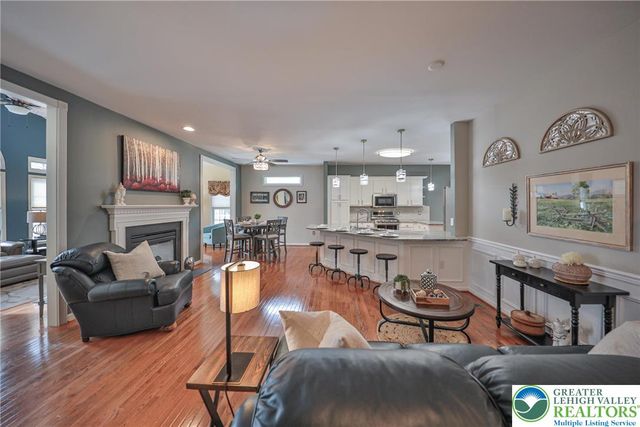 134 Glenmoor Circle South, Palmer Twp, PA 18045