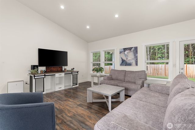 104 Sequoia Lane, Onalaska, WA 98570